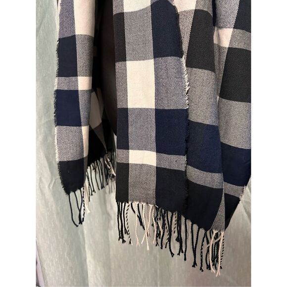 Plush Women's Navy & White Check Rectangle Soft & Cozy Raw Hem Scarf 72”X26” GOO - Picture 4 of 4